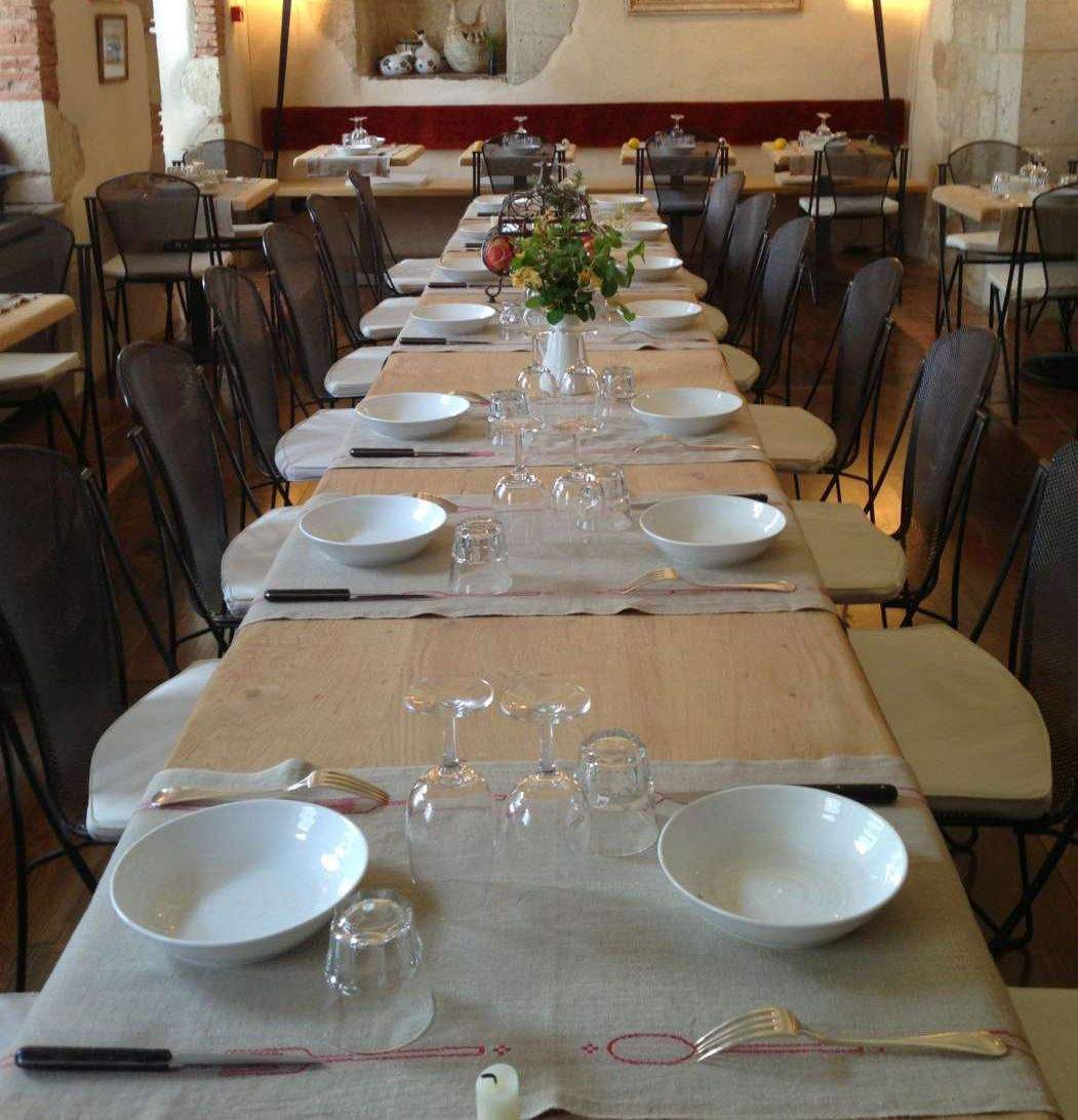 Tisch Auberge de la Poule d'Or Restaurant Lot-et-Garonne